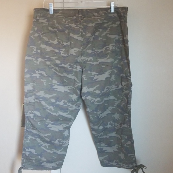 Capri pants - Picture 2 of 2